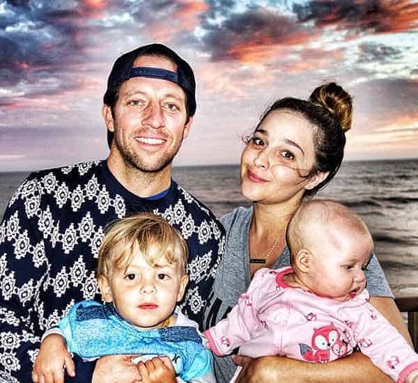 Happy family picture of Alisan Porter with her husband Brian Autenrieth, son and daughter