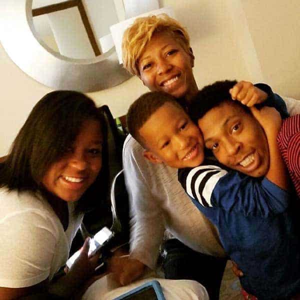 Beautiful Family Picture: Jacqueline Miles with her two sons and daughter seems happy together