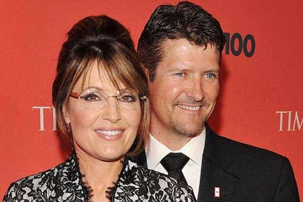 Beautiful picture of Todd Palin and his wife Sarah Palin