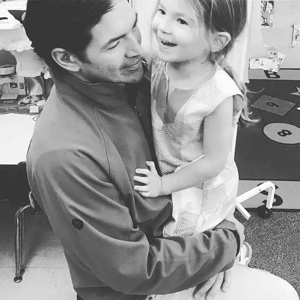 Daddy's Love: Beautiful picture of Jimmy holding his first child daugther