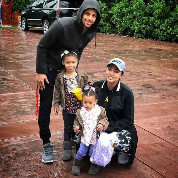 Beautiful Family Picture: Stephen Curry vacation with his wife Ayesha Curry, son and daughter