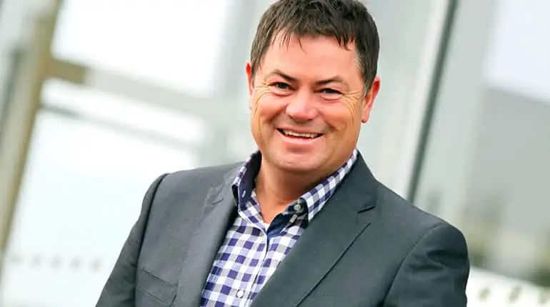 Wheeler Dealers' Mike brewer Net Worth, Married life and wife.