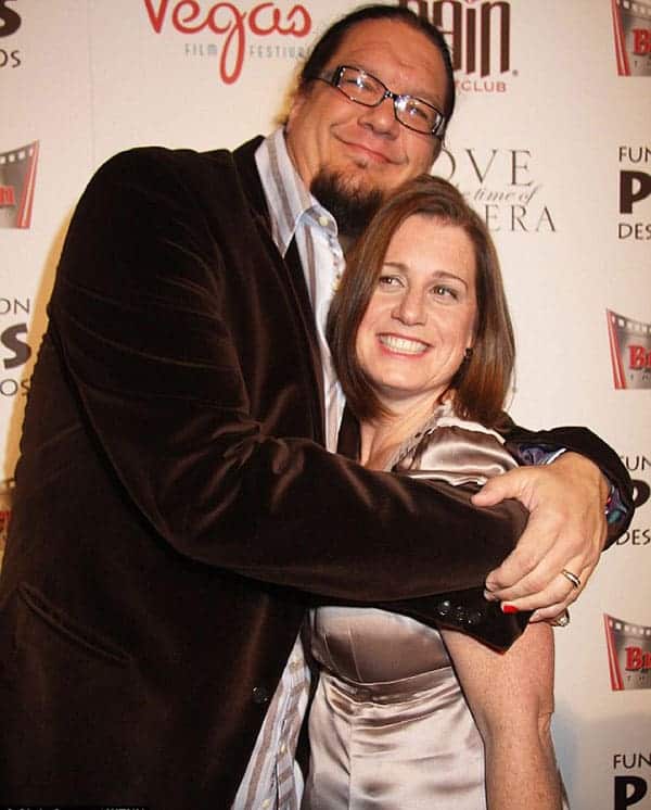Penn Jillette Huging Wife Emily Zolten