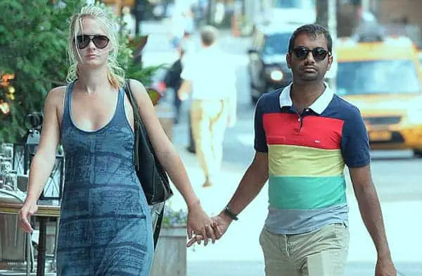 Aziz Ansari & his Ex-girlfriend Courtney McBroom shopping together.