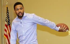 Imaginea salariului lui Inky Johnson este de 10.000$ până la 20.000$