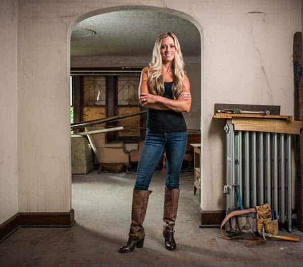 Image of Rehab Addict actress Nicole Curtis height 5 feet 3 inches