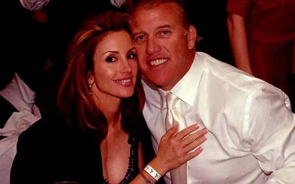 Suzy Kolber képe férjével, Eric Brady-vel