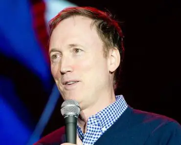 Image of Tom Shillue Net Worth, Salary, Age, Spouse, Measurements