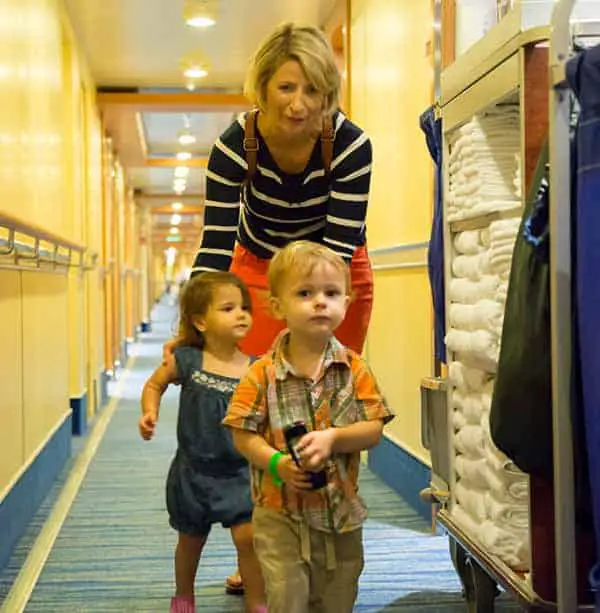 Image of Samantha Brown with her kids Ellis James O'Leary (son) and Elizabeth Mae O'Leary (Daughter)