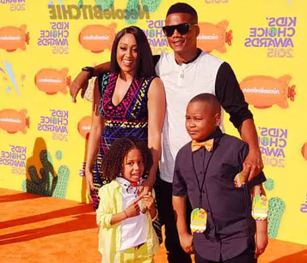 Image of Cory Hardrict with his wife Tia Mowry and with their kidsCory Hardrict with his wife Tia Mowry and with their kids