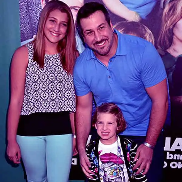 Image of Joey Fatone with his daughters Briahna Joely Fatone and Kloey Alexandra Fatone