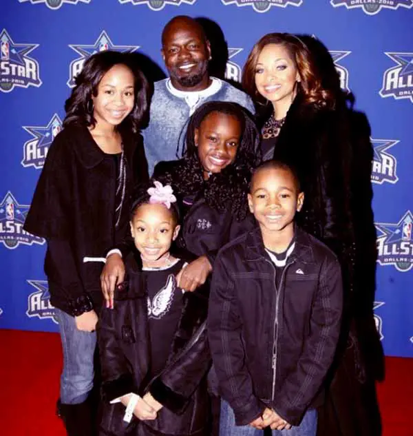 Image of Patricia Southall with her husband Emmitt Smith and with their kids
