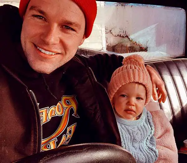 Image of Jeremy Roloff with his baby girl