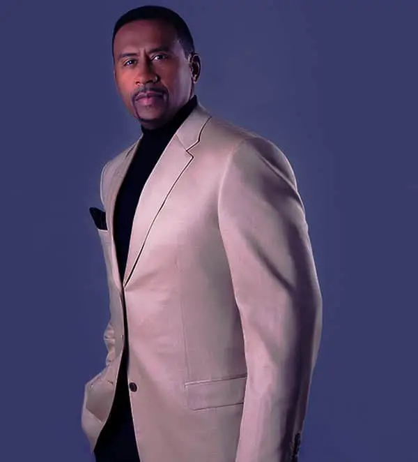 Image of Michael Baisden height is 6 feet 2 inches