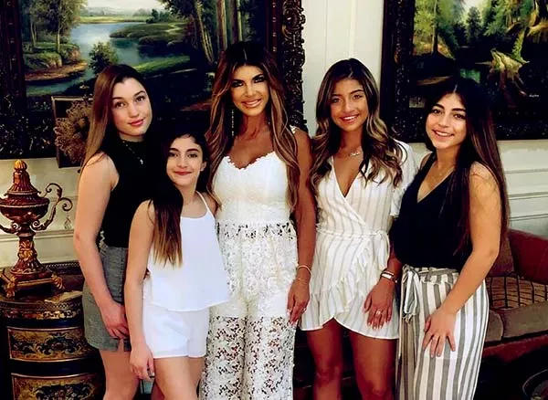 Image of Teresa Giudice with her daughter Gia Giudice, Gabriella Giudice, Milania Giudice and Audriana Giudice