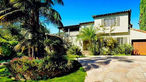 Image of American real estate agent, Josh Flagg house