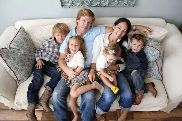 Chip and Joanna Gaines with their kids