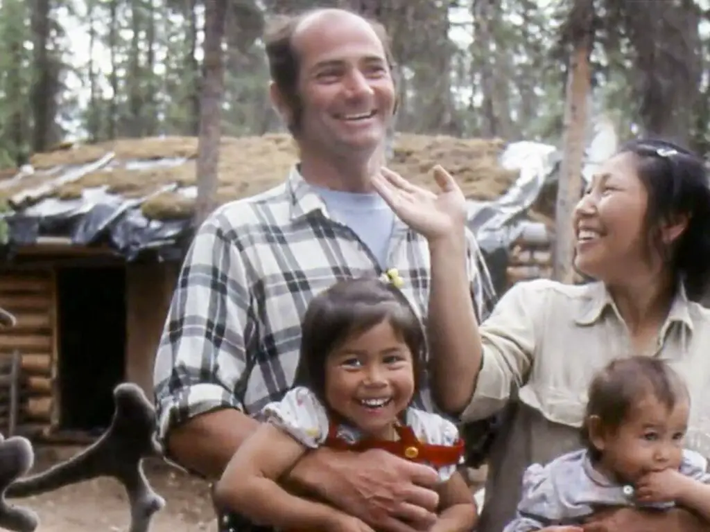 Image of Heimo Korth and Edna Korth with their kids 