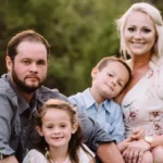 Image of Chase Looney with his wife Chelsie Lamborn Lonney and kids