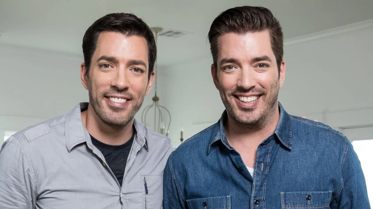Image of Jonathan Scott and Drew Scott