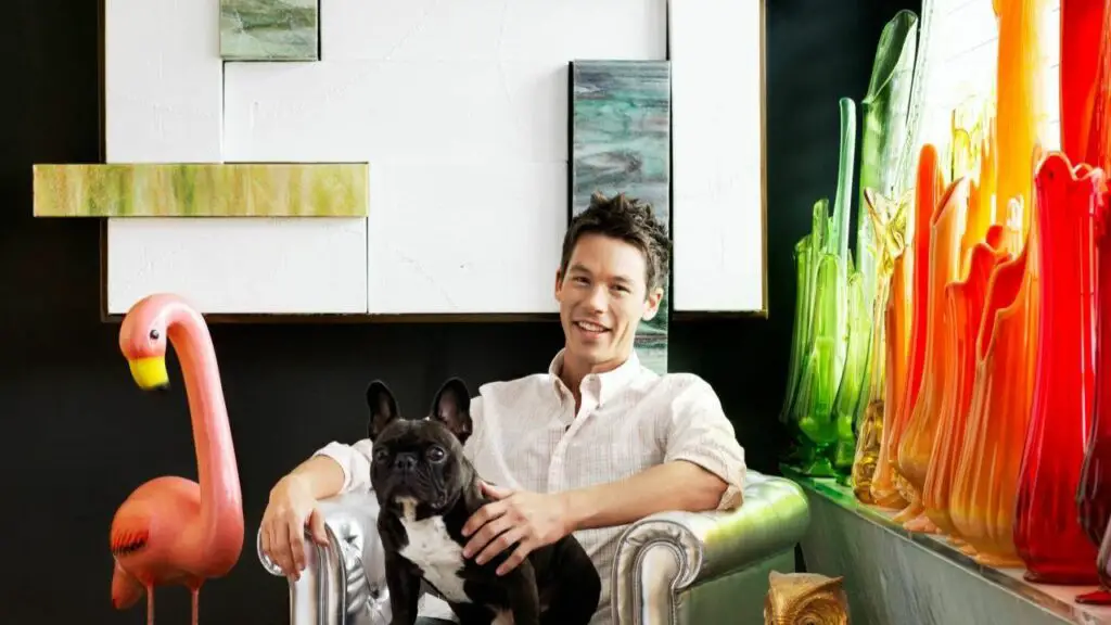 Image of David Bromstad with his dog 