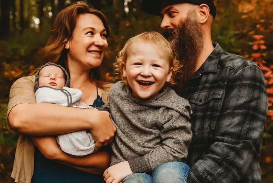 Image of Matt Raney with his wife Katie Raney and kids