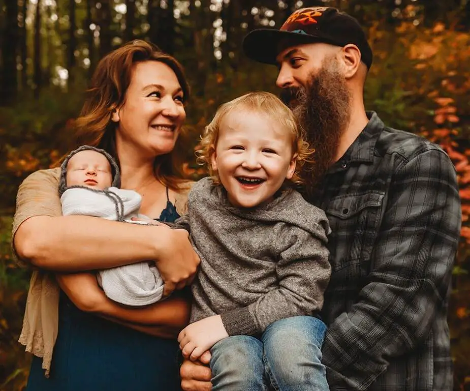 Image of Matt Raney with his wife Katie Raney and kids