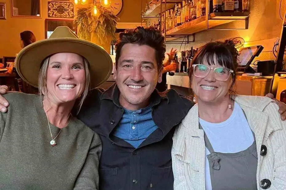 Image of Jonathan Knight with Lyndsay Lamb and Leslie Davis