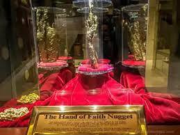 Image of Hand of Faith gold nugget, one of the largest