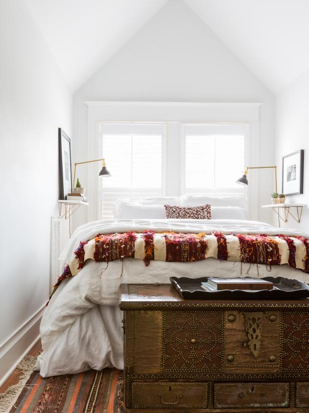 Image of adorable Bed Nook with a vailted ceiling 