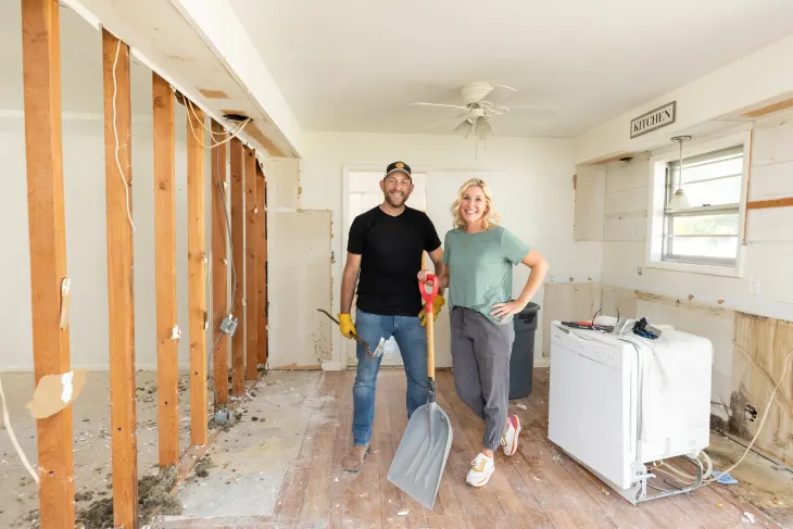 Image of dave and jenny marrs renovating